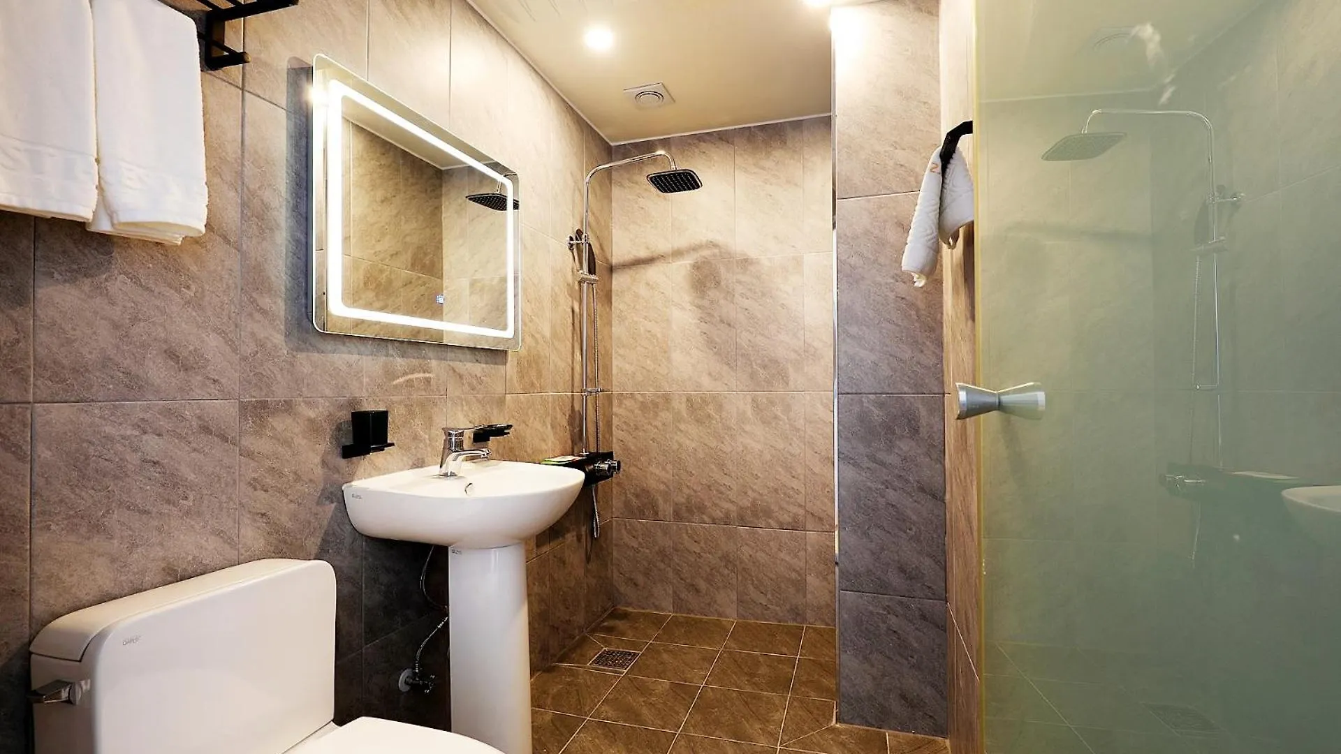 ****  Incheon The Rest Hotel South Korea