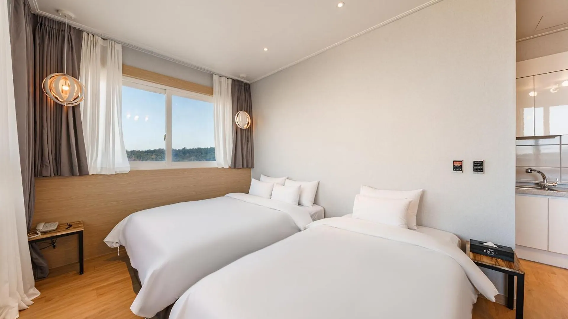 Incheon The Rest Hotel 4*,