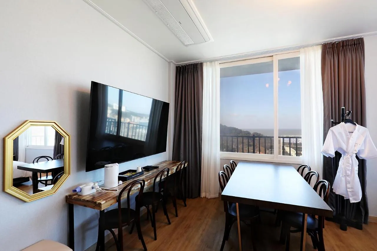 Incheon The Rest Hotel 4*,